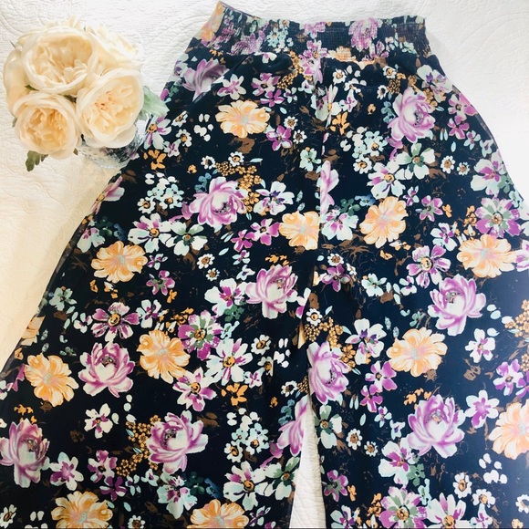 Wide leg floral print palazzo pants - Picture 4 of 5
